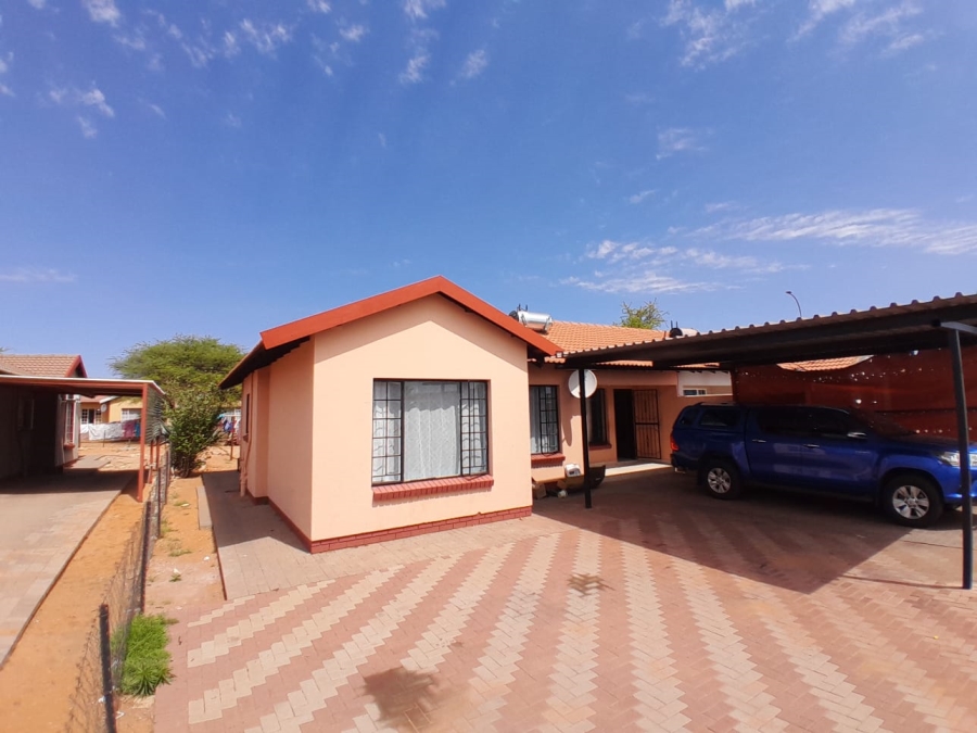 To Let 3 Bedroom Property for Rent in Kathu Northern Cape